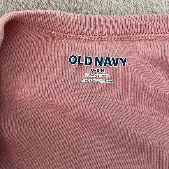 🩷2 for 10$🩷 Old Navy Baby Girl 2-Way Zip Sleeper, Size 0-3 Months - Picture 5 of 7